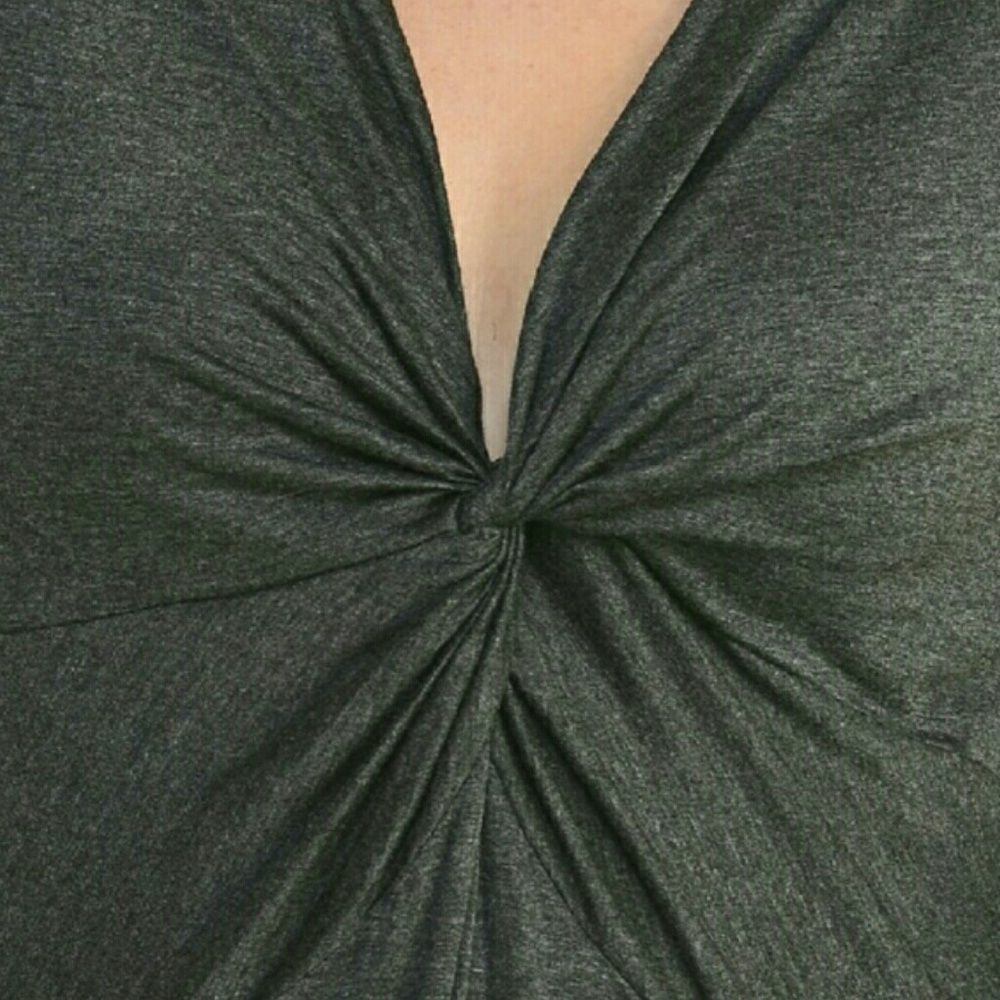 #136 - "Simple Knot Top" in greySze..1X - Picture 3 of 4
